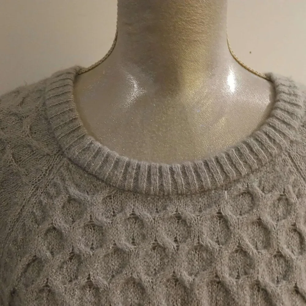 Womans Sweater - Picture 5 of 11